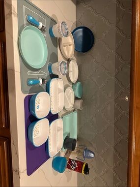 Munchkin Blue Teal White Dinnerware Set